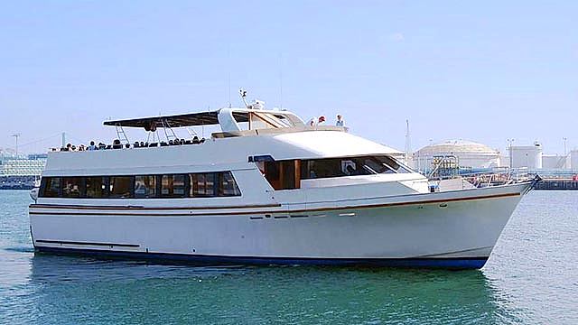 Passenger-boat-up-to-140-people