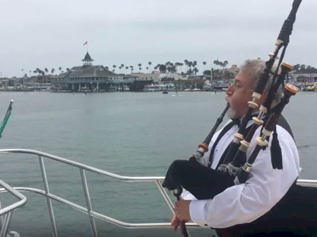 los angeles yacht charter burial at sea bagpiper los angeles yacht charter burial at sea ash scattering Bagpiper