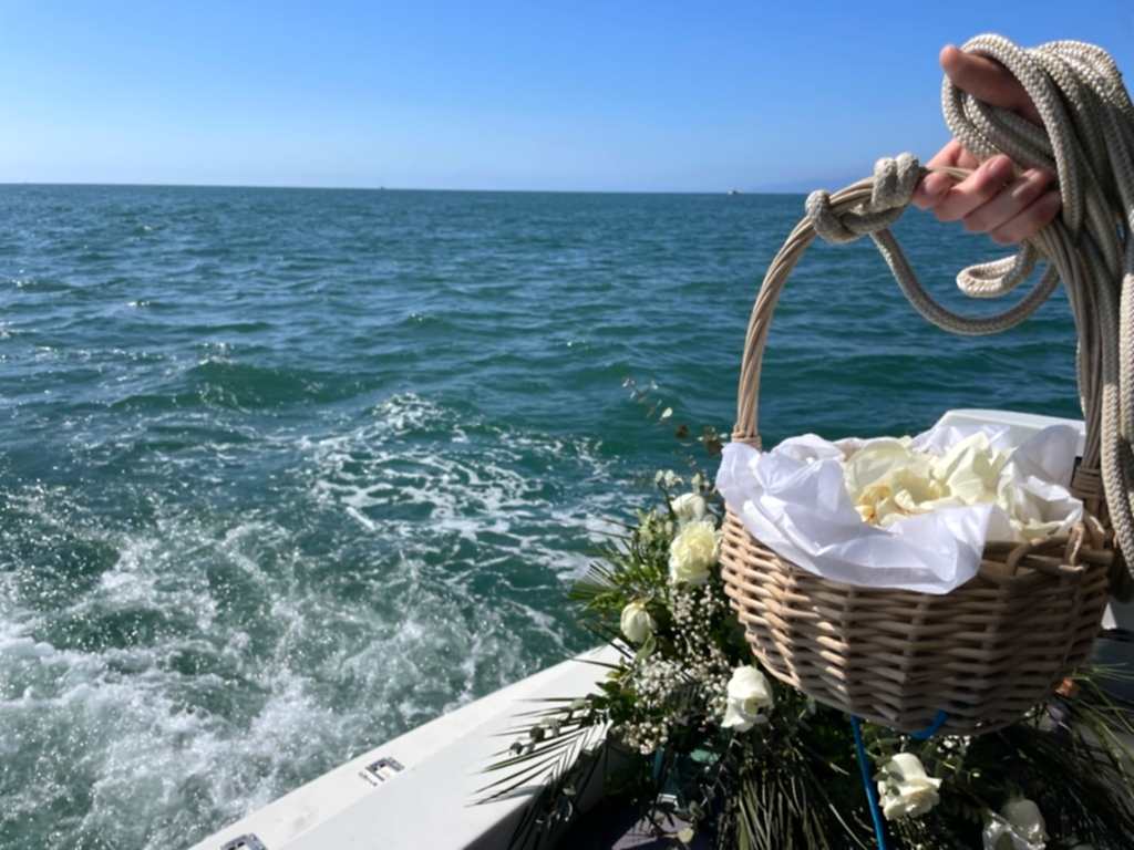 los angeles yacht charter burial at sea ash scattering marina del rey basket lowering los angeles yacht charter burial at sea ash scattering marina del rey basket lowering